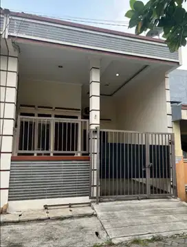 Wilson Rumah siap huni dengan siling tinggi di poris indah