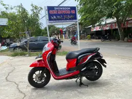Di jual honda scoopy tahun 2020