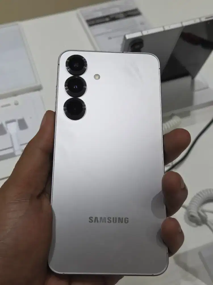 Di Jual Samsung S25 Basic Ram 12/512 GB Barng mulus Lengkap