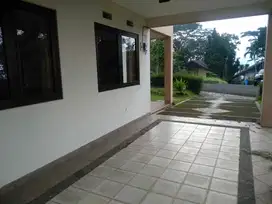 Jual villa view luas bagus grand trawas renov dari awal