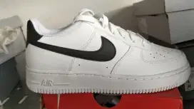 Nike Air Force 1 07 Black White