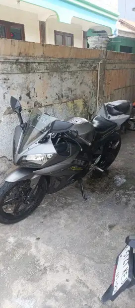 Yamaha R15 V2 2016