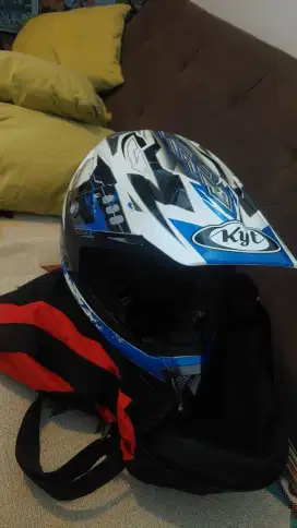 For Sale : Helm Cross KYT & sepatu cross Godron
