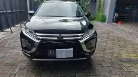 Mitsubishi eclipse cross ultimate 1.5AT km 36rb Hitam istimewa
