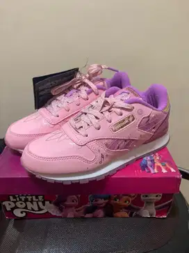 Sepatu Reebok Classic Leather Step & Flash
