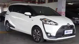 TDP 7,JT Toyota Sienta 1.5 V Bensin-MT Putih 2016