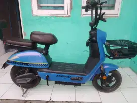 Sepeda listrik EXOTIC veloce 1.0