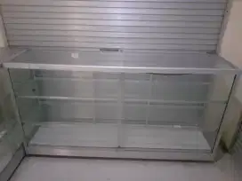 Etalase kaca 2m