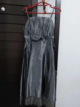 Baju pesta remaja
