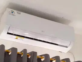 AC LG setengah PK kondisi bagus baru pemakaian