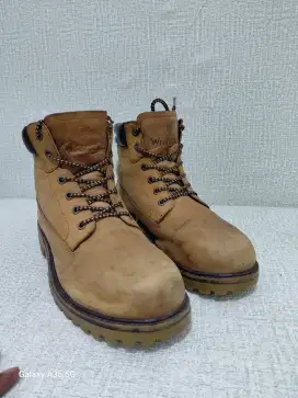 Wrangler boots coklat
size 44 insole 28 cm