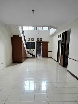 Rumah Strategis Sayap BKR dekat Mainroad Sriwijaya