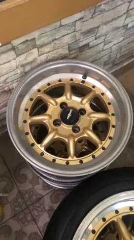 Velg R15 Lebar 8 rata depan belakang