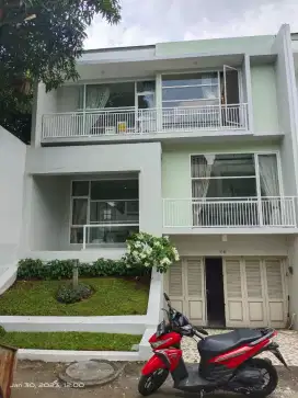 Dijual cepat rumah mewah 3lanti di khafi terace Jagakarsa