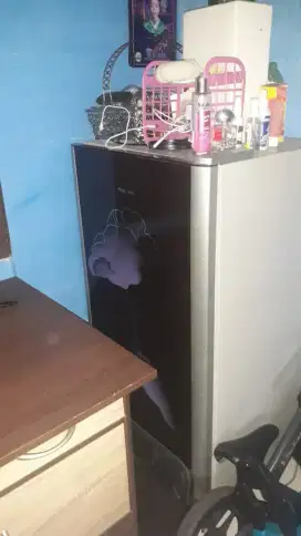 KULKAS 1 PINTU POLYTRON