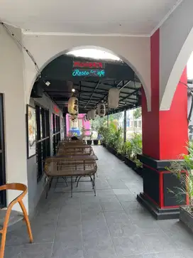 Over kontrak ruko cafe  berserta peralatan