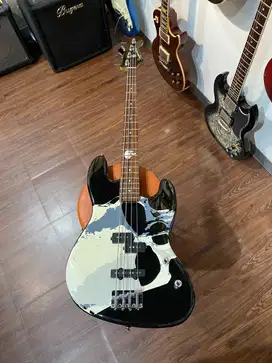 Squier Jazz Bass Frank Bello Signatures