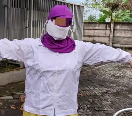 Baju seragam dan kerudung
