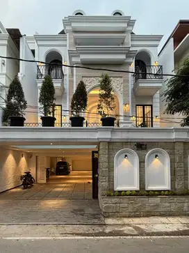 RUMAH MEWAH DALAM KOMPLEK CILANDAK JAKARTA SELATAN