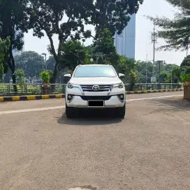 Fortuner VRZ 2.4 at disel tahun 2020 warna hitam