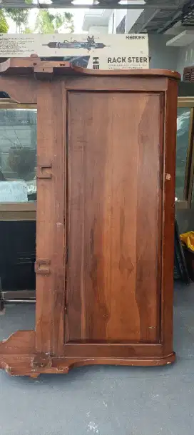 Dipan tempat tidur kayu jati
