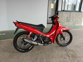 Yupiter 2002, merah