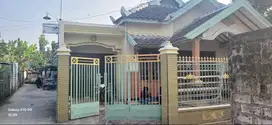 RUMAH MURAH ,  TENGAH KOTA,  BANGUNAN ISTIMEWA, DEKAT PASAR & RS