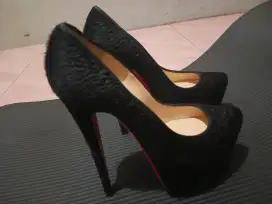 Christina Louboutin Paris