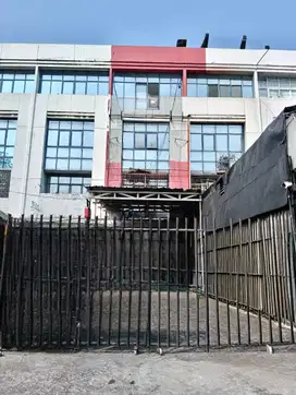 Ruko usaha siap pakai disewakan lokasi strategis Sunter Raya Jakarta