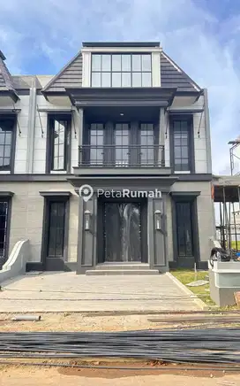 DIJUAL VILLA  KOMPLEK CITRALAND GAMA CITY  CLUSTER ROCHESTER PARK