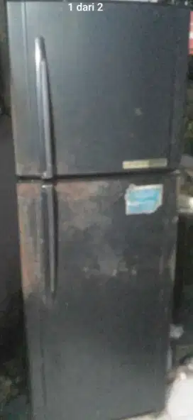 Lemari Es / Kulkas 2 Pintu TOSHIBA GLACIO