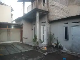 disewakan rumah..depan Rmh sakit concat, belakang polda
