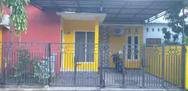 DISEWAKAN RUMAH LOKASI STRATEGIS TENGAH KOTA, BEBAS BANJIR