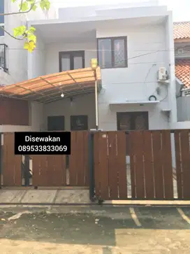 DISEWAKAN RUMAH 2 LANTAI MAHKOTA SIMPRUG