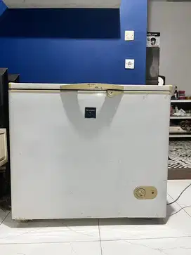 Freezer Box Sharp 200L
