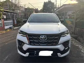 Toyota Fortuner 2.8 GR 4x4 2022 Sangat Terawat Sekaliii!!
