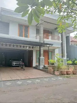 Rumah Luas Lokasi Strategis Di Bintaro Jaya 5423