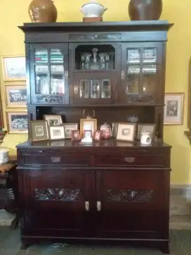 Buffet Art Deco Antik Roemah Priyayi Betawi
