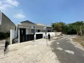 RUMAH LIMASAN SIAP HUNI DI UTARA JL TAJEM MULAI 925JT, READY KPR