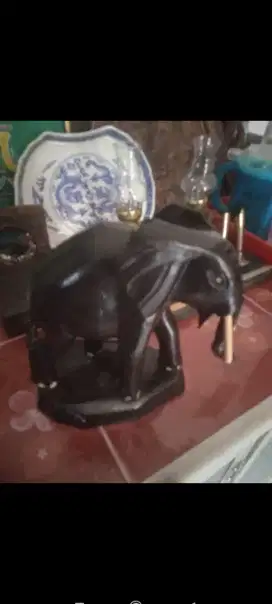 Miniatur ukiran kayu Gajah Afrika