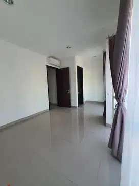 RUMAH 4 KAMAR PIK2 TAHAP 1, CLUSTER SPRINGVILLE, SEMI FURNISH PIK2