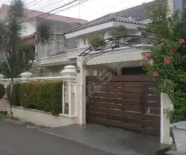 Dijual Melalui lelang Rumah dikomplek Gudang Peluru Tebet Jakarta Sela