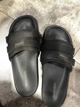 Sendal skechers M12 atau 45,5