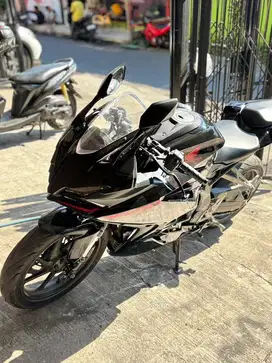 CBR250RR MULUS WARNA HITAM