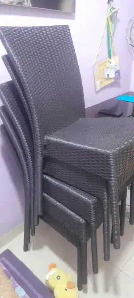 Kursi rotan sintesis