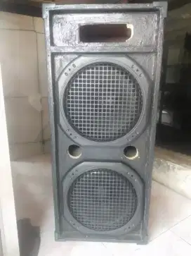 Speaker 12 in dobel ples bok