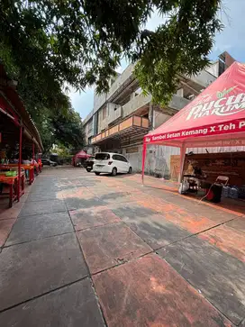 Dijual gedung di Kemang