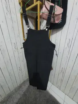 Celana jumsuit warna hitam