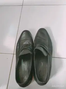 Sepatu pantofel merek Aston Grey UK 11.5