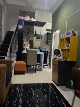 DISEWAKAN RUMAH 2 LANTAI — LANGSUNG HUNI DI CINERE, LIMO, DEPOK!